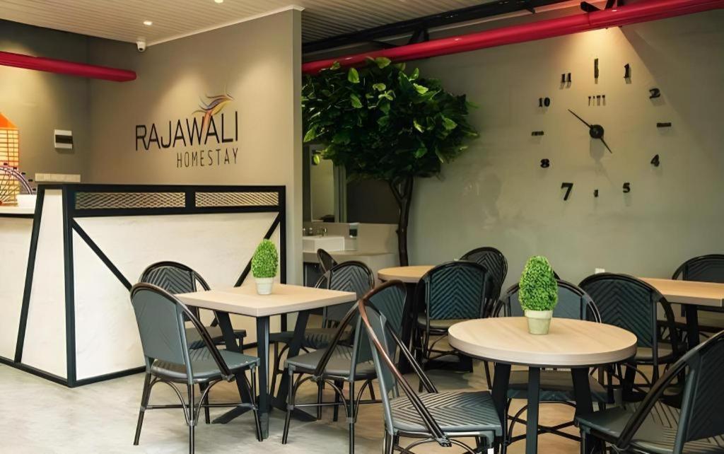 Oyo 568 Rajawali Homestay Palembang Eksteriør bilde