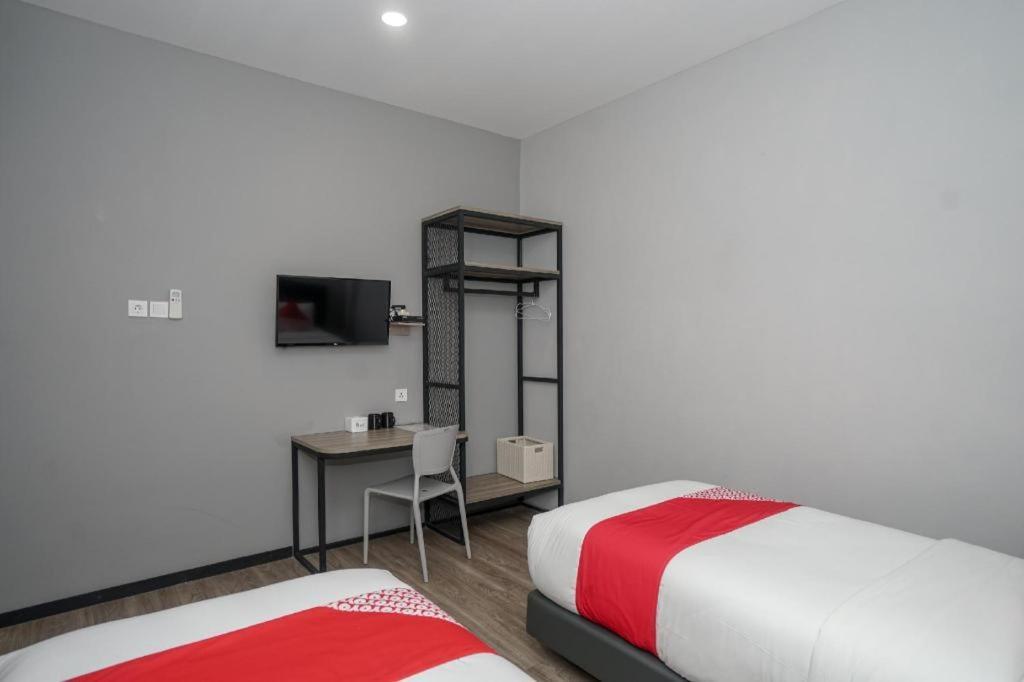 Oyo 568 Rajawali Homestay Palembang Eksteriør bilde