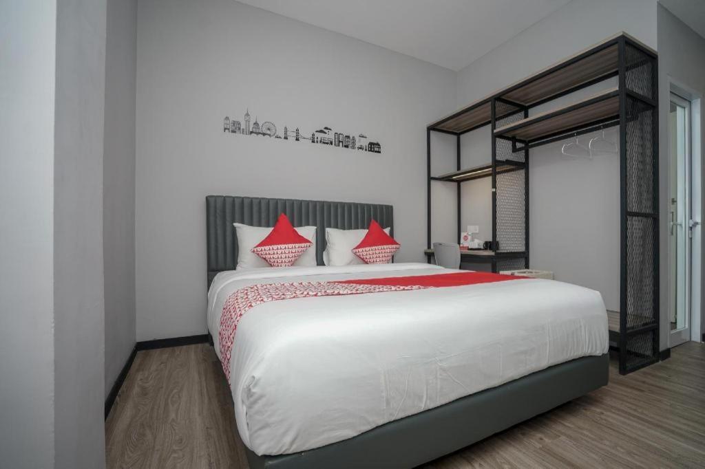 Oyo 568 Rajawali Homestay Palembang Eksteriør bilde