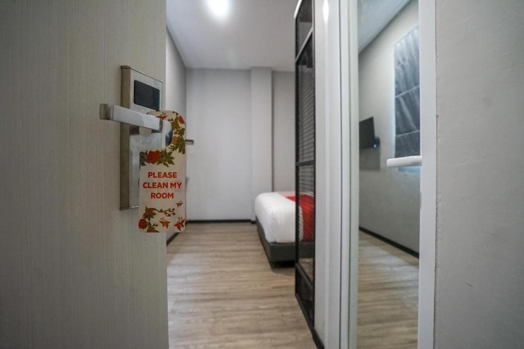 Oyo 568 Rajawali Homestay Palembang Eksteriør bilde