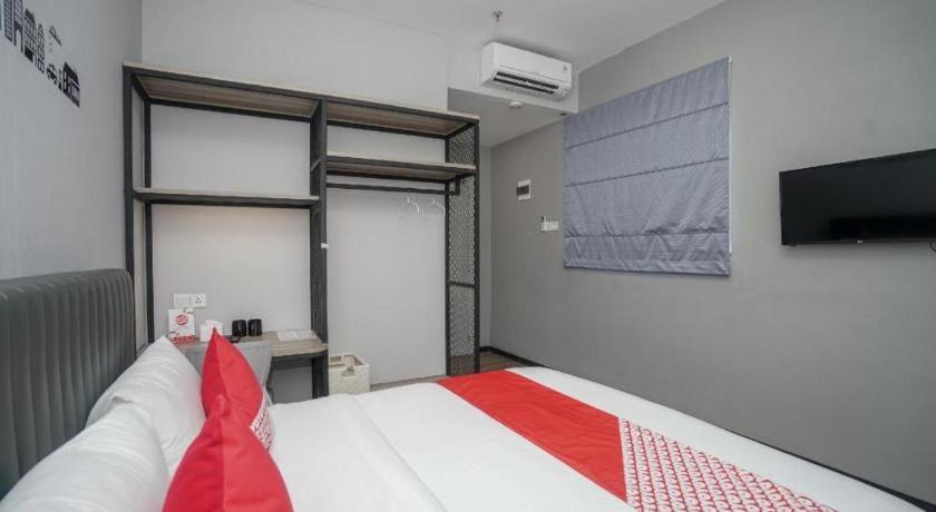 Oyo 568 Rajawali Homestay Palembang Eksteriør bilde