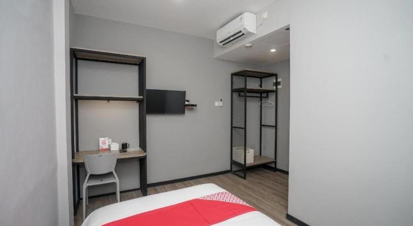 Oyo 568 Rajawali Homestay Palembang Eksteriør bilde