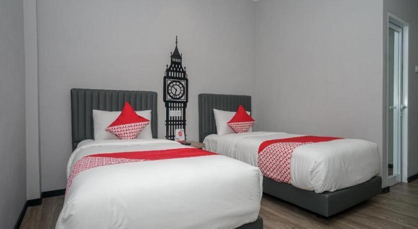 Oyo 568 Rajawali Homestay Palembang Eksteriør bilde