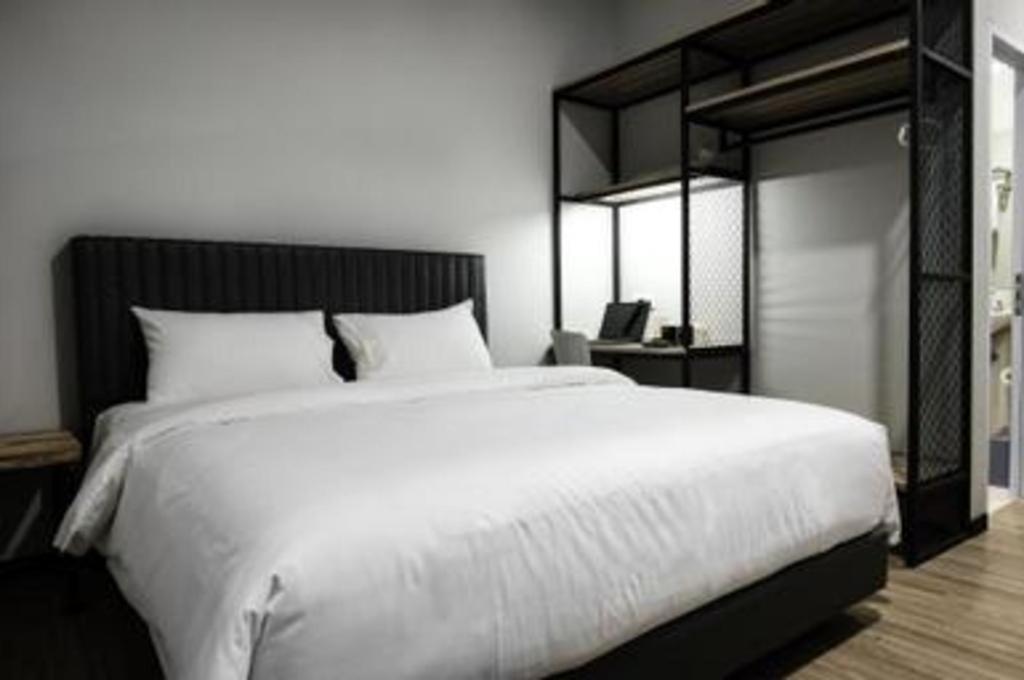 Oyo 568 Rajawali Homestay Palembang Eksteriør bilde